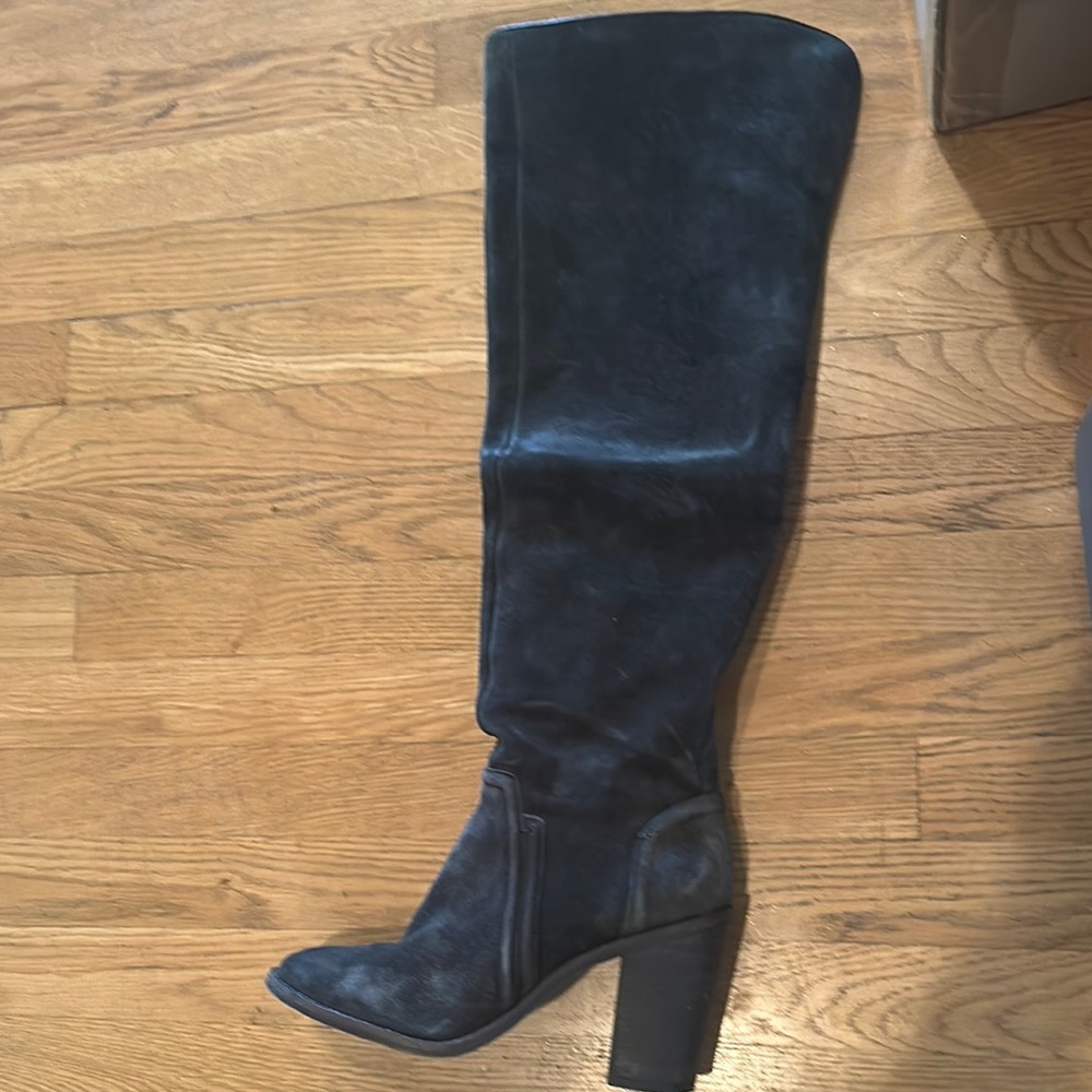 Women's Black Knee-High Boots